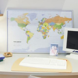 Lavagna in sughero descrittiva Mondo 60x90cm con bandierine