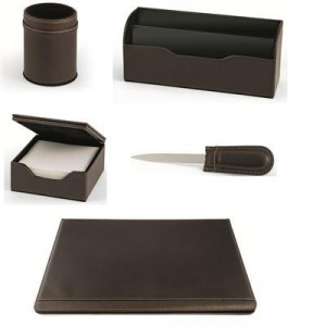 Set da scrivania William 5pz in similpelle colore moro