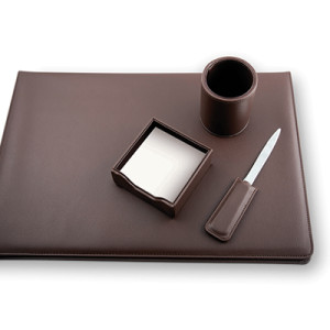 Set da scrivania in similpelle color marrone 4pz